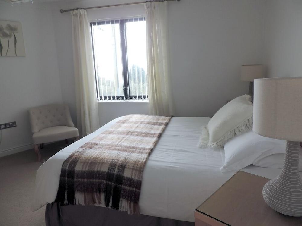 سي بريز أبارتمنت نير ذي إيدن بروجيكت غرفة