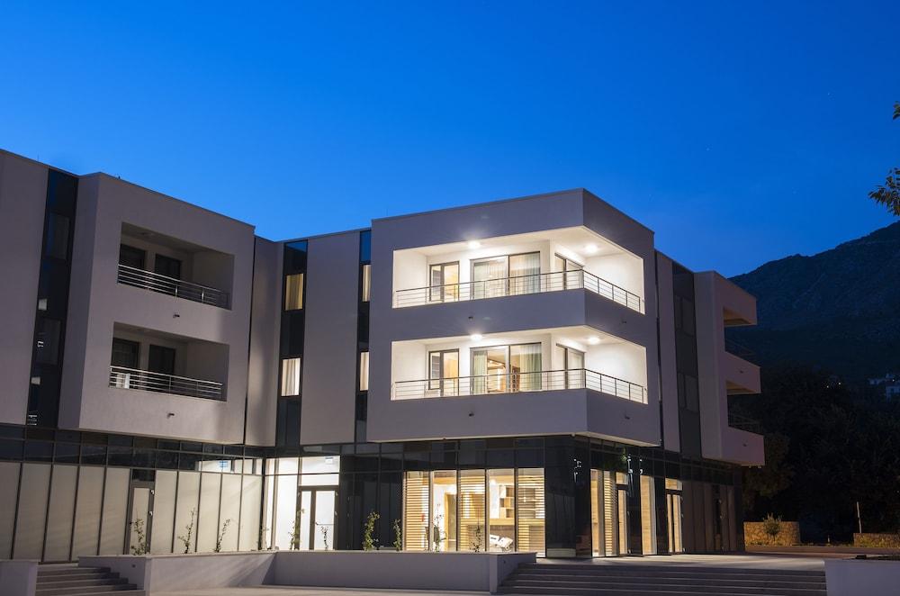 ميسترا سيليكت سريبرينو بريميوم أبارتمنتس