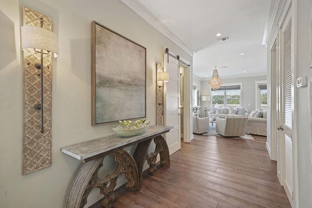 Don't Worry Beach Happy by Five Star Properties Interior