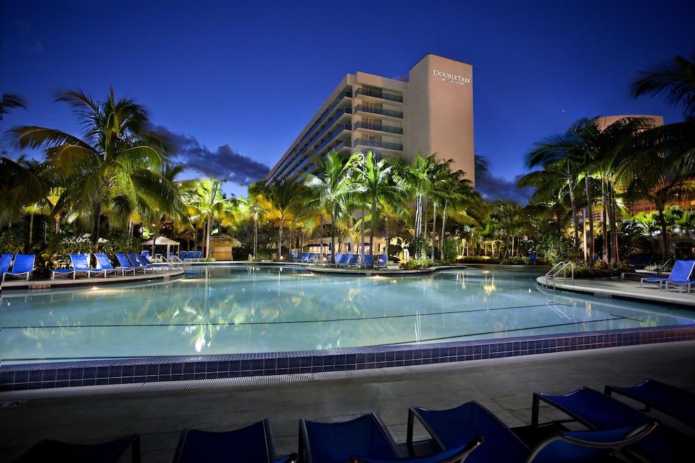 Doubletree Resort by Hilton Hollywood Beach Property Grounds