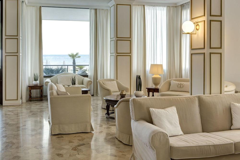 هوتل بيرون بيلافيستا داخلي