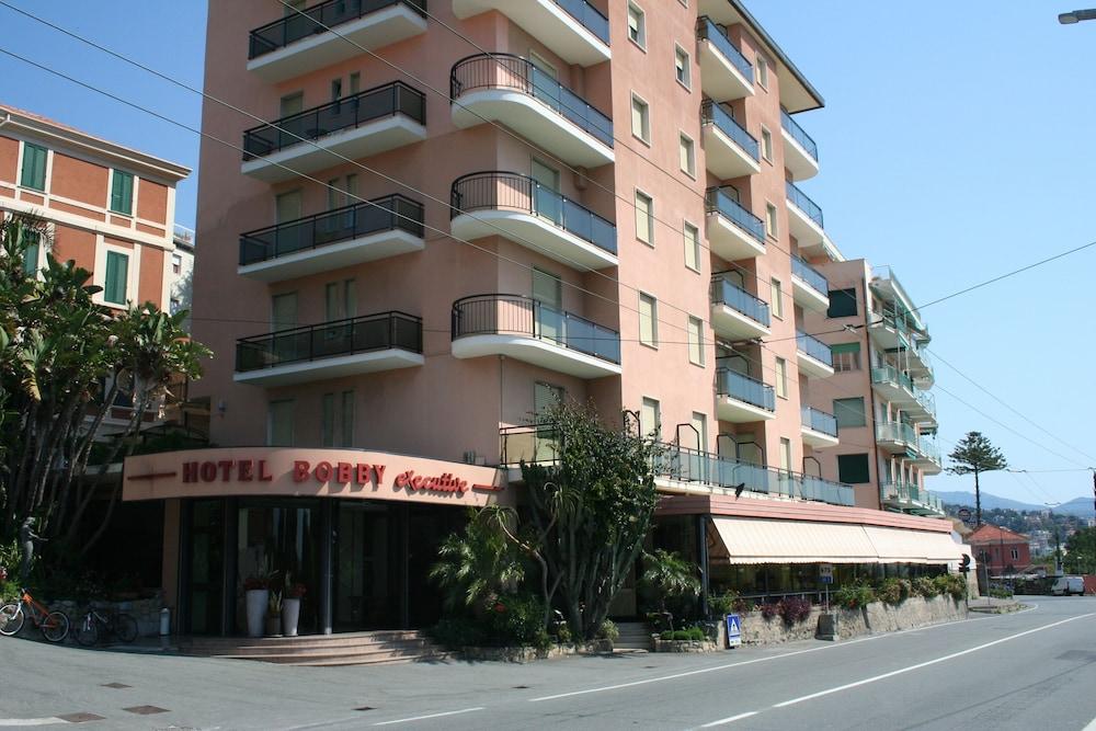 هوتل بوبي إكزجيوتيف