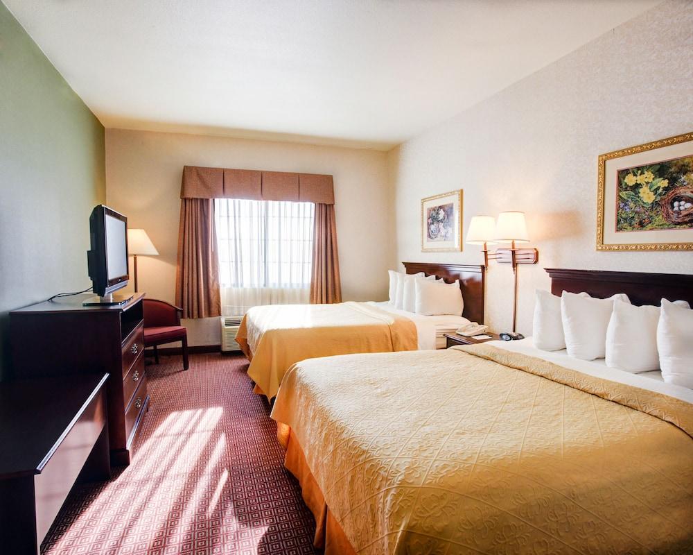 كواليتي إن آند سويتس، نير يونفيرستي غرفة