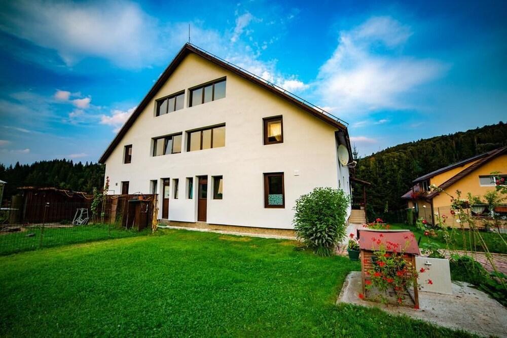 بنسيونيا بويانا كريستيان المنطقة الخارجية