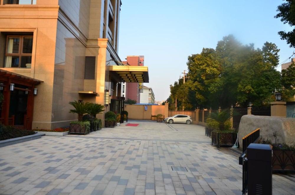 جود فورتشون إس إس إيه دبليو بوتيك هوتل تفاصيل الفندق من الداخل