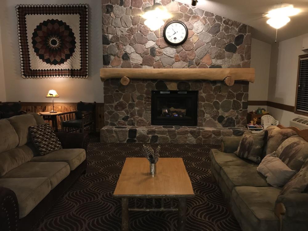 بوردرز إن آند سويتس باي كوبل ستون هوتلز - واوتوما منطقة الانتظار في الردهة