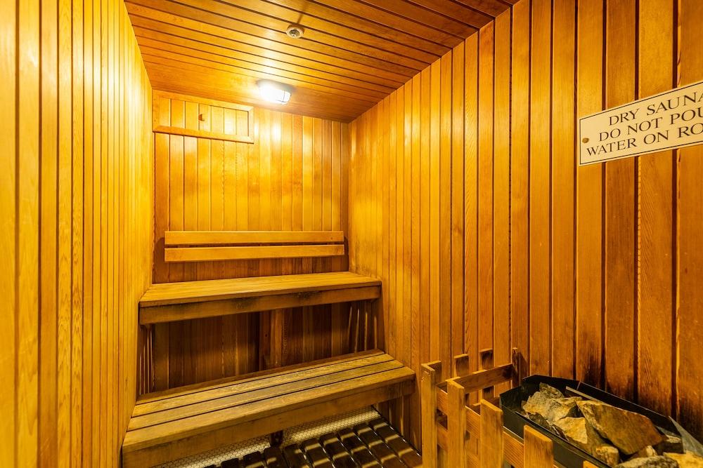 سيمبلي كومفرت، ستايليش داون تاون أبارتمنت ساونا