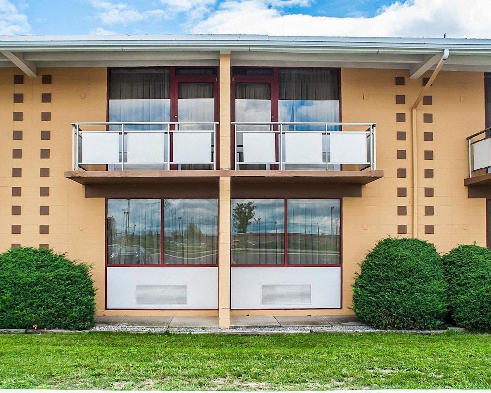 كواليتي إن بافالو أيربورت المنطقة الخارجية