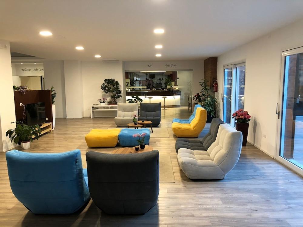 هوتل بيتراركا