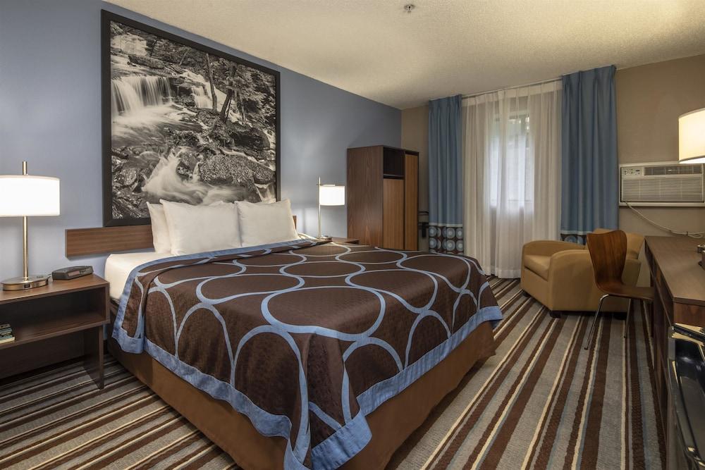 سوبر 8 باي ويندام ستيوبينفيل أخرى