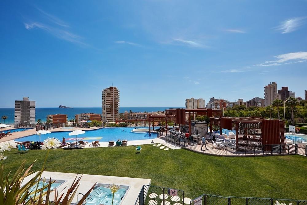 صن سيت درايف هوليدايز بينيدورم المنطقة الخارجية