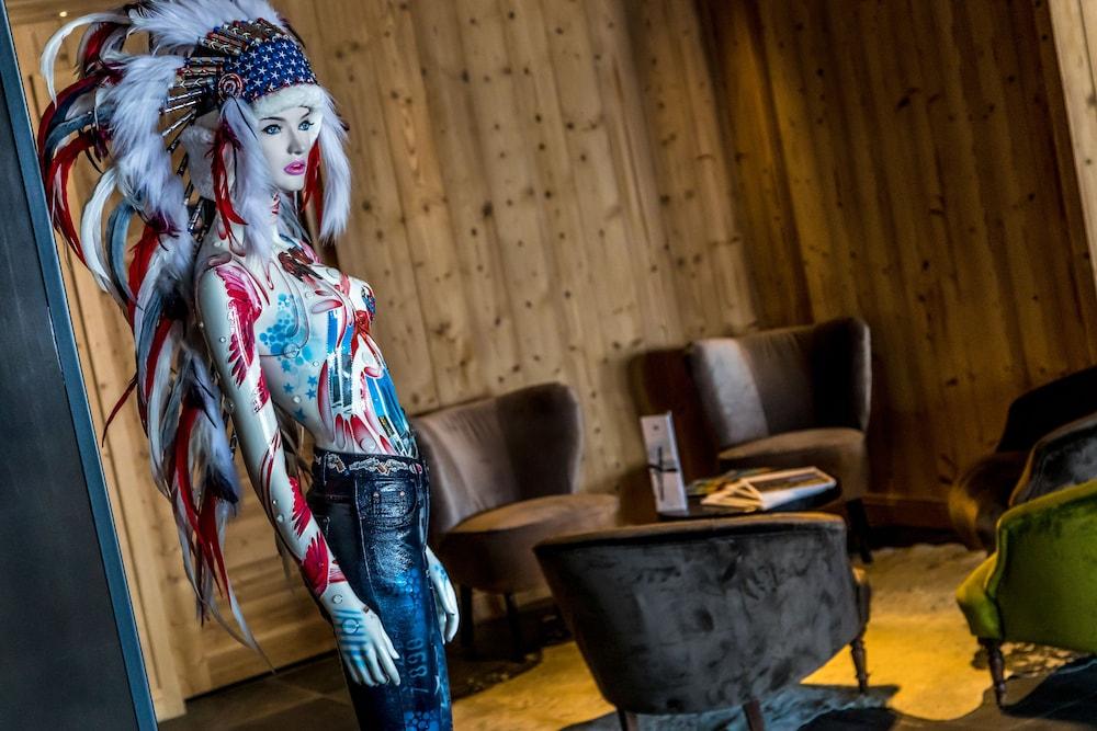 أوتل داريا آي نور باي ليس إتينسيلي منطقة الاستقبال