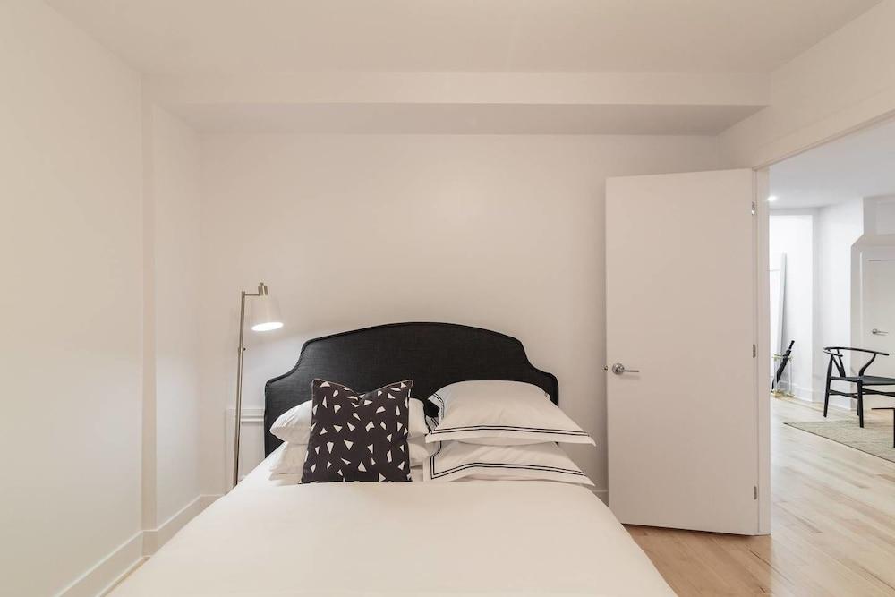 3 بد روم لاكشري آند سبيشوس أبارتمنت إن ليتل إيتالي غرفة