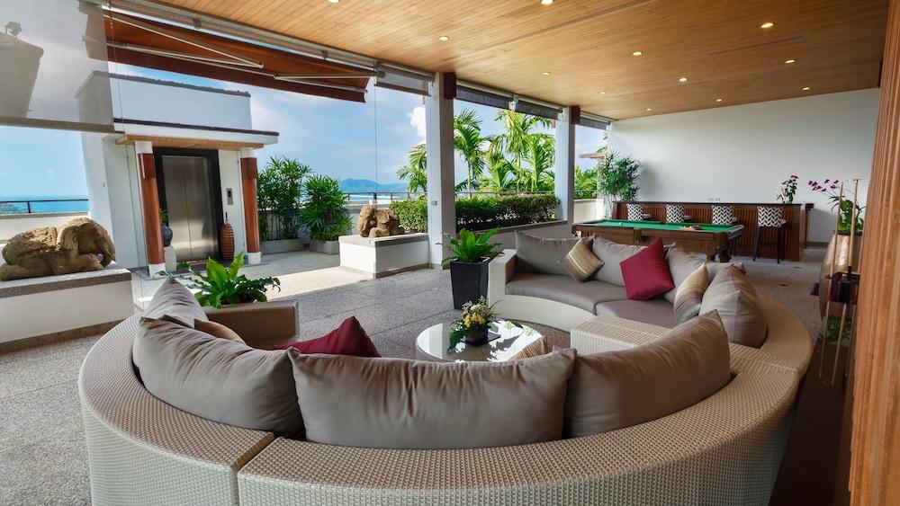 Villa Yang Som Lobby Sitting Area