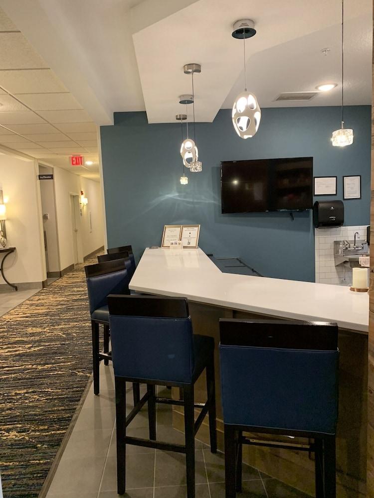 ليتل كرو ريزورت آند كونفرانس، ترايدمارك باي ويندام منطقة الانتظار في الردهة