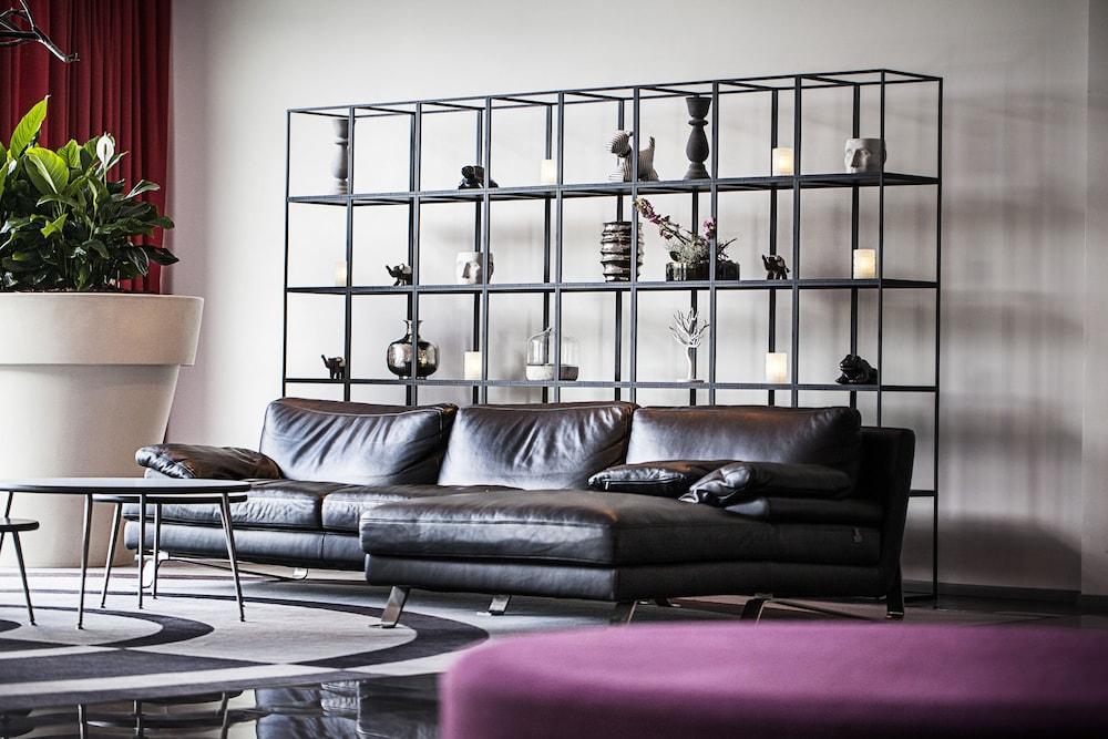 Scandic Sluseholmen Lobby Sitting Area