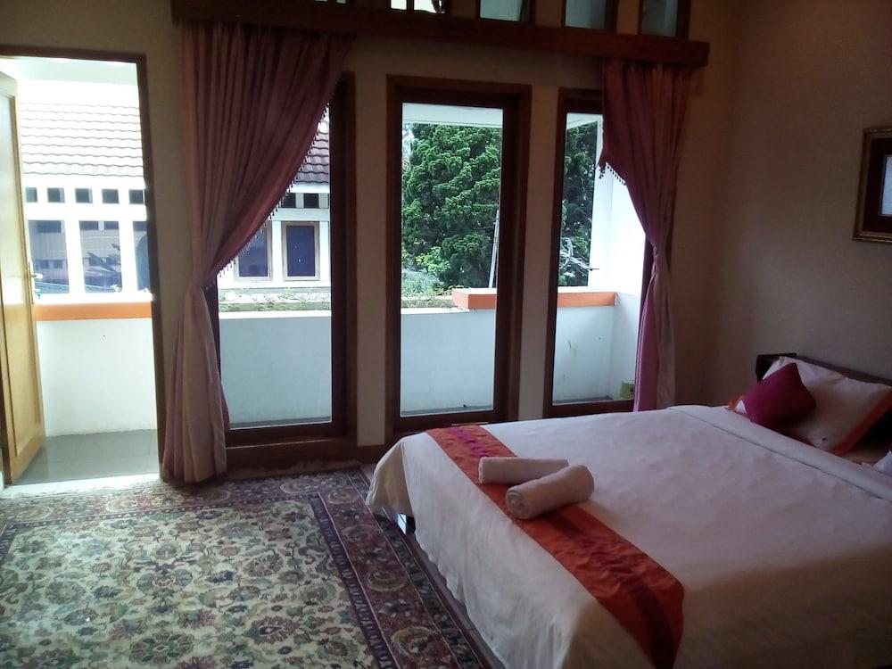 Simply Homy Guesthouse Graha Puspa Room