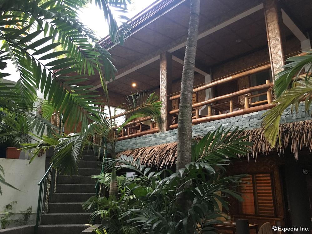 Love's Beach and Dive Resort Exterior