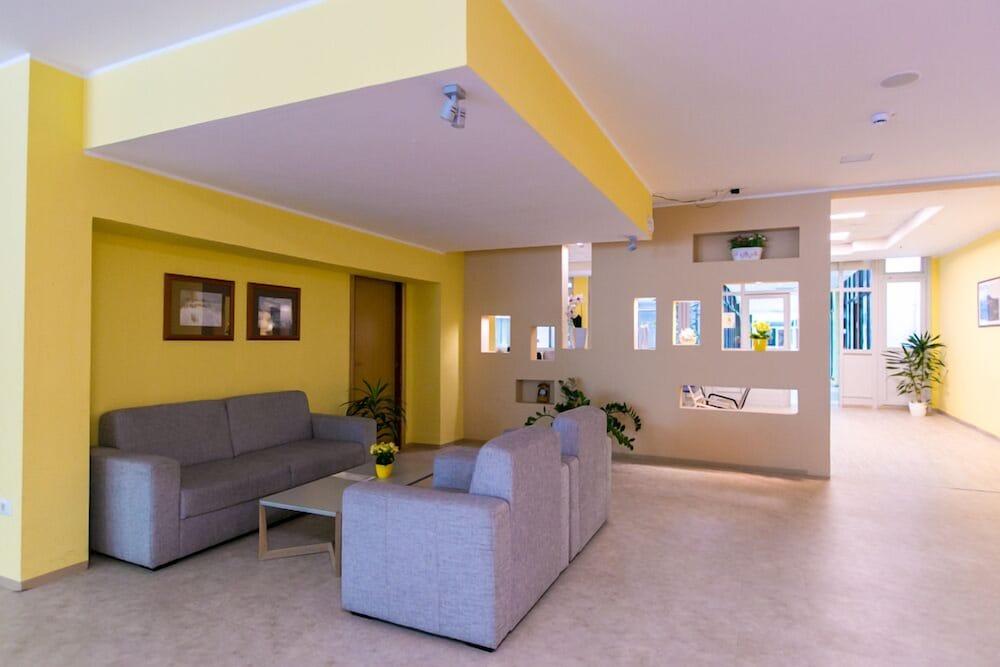 هيلث ريزورت آند سبا إستارسكي توبليس ميرنا منطقة الجلوس في الردهة