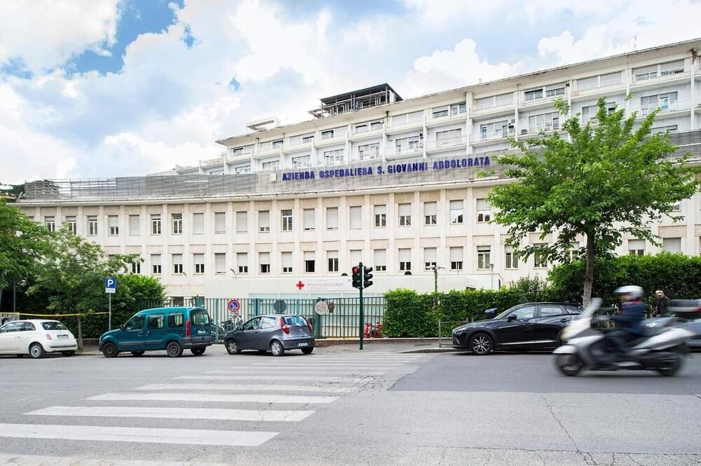 ديزاين فلات فور 4 بيبول قريبة من كولوزيوم المنطقة الخارجية