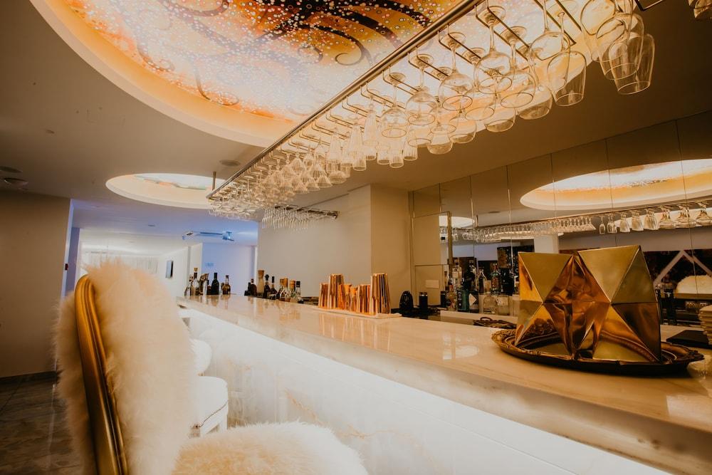 هوتل نابا سويتس - للبالغين فقط منطقة الانتظار في الردهة