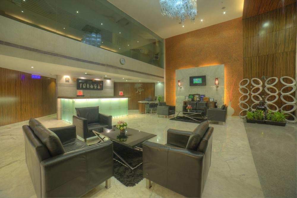 جولدفينتش هوتل مانجالور منطقة الجلوس في الردهة