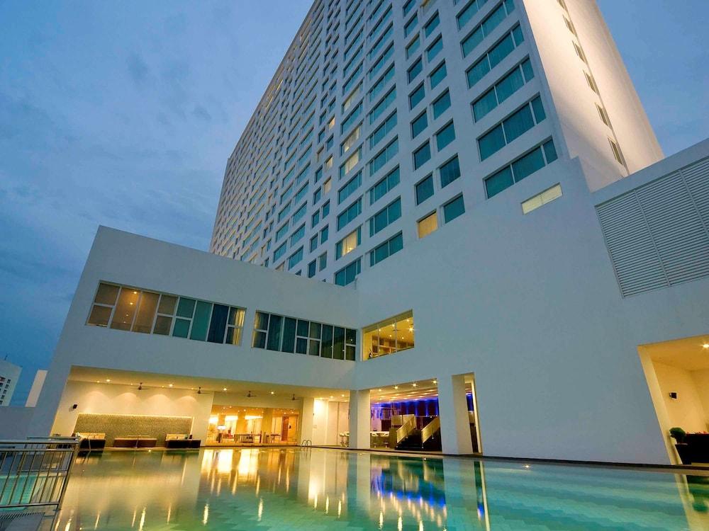Pullman Kuching Exterior
