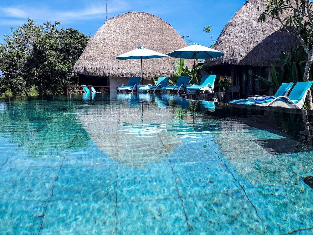 C-View Villas Outdoor Pool
