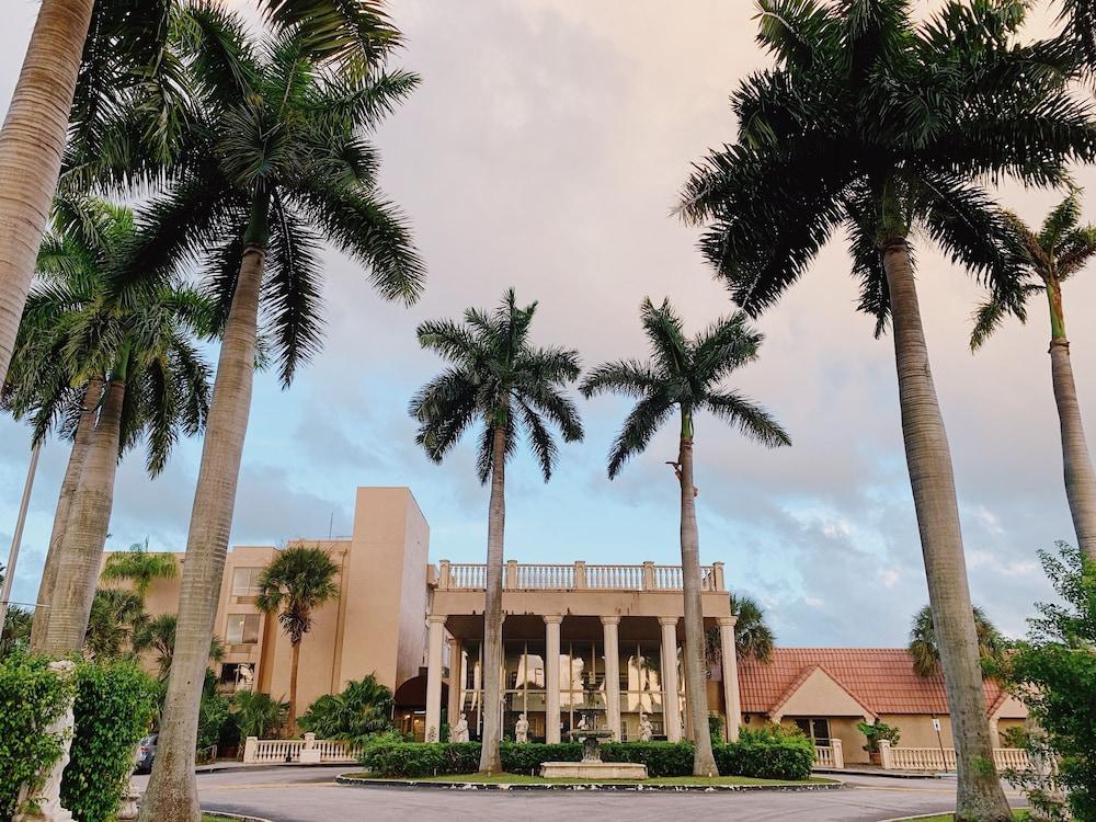 ميامي جاردنز إن آند سويتس