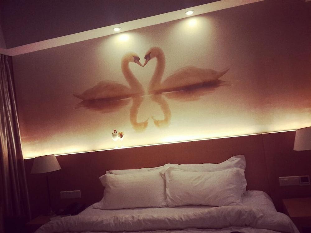 ميتروبولو جينجانج هوتلز إريكي واندا بلازا غرفة