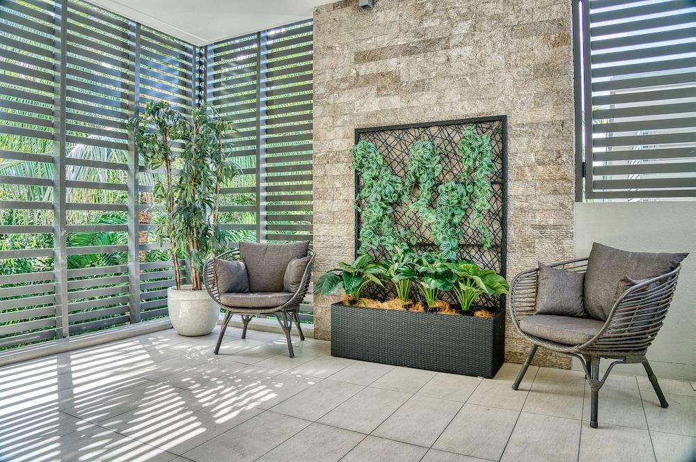 Coconut Grove Lobby Sitting Area