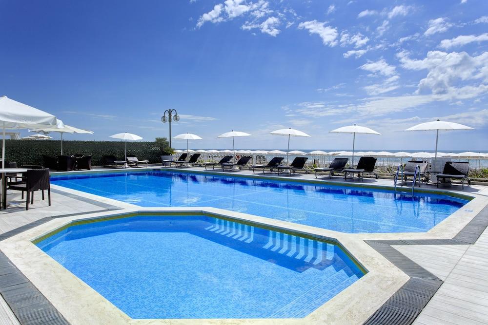 هوتل بيرون بيلافيستا الصورة الأساسية