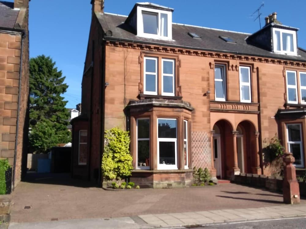 ليندين جيست هاوس