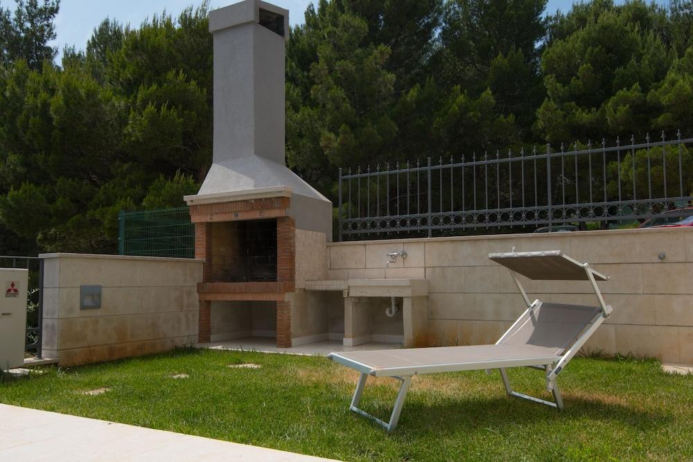 Apartments Lumare with private pool BBQ/Picnic Area