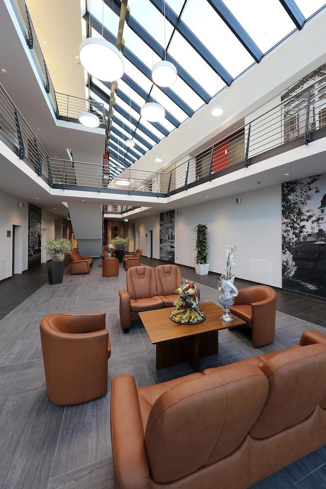 بست ويسترن بريمير هوتل ألتي ميولي الردهة