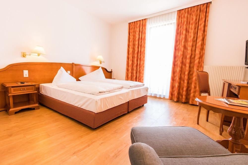 فاميلي هوبفيلد - هوتل درايكونيسهوف غرفة