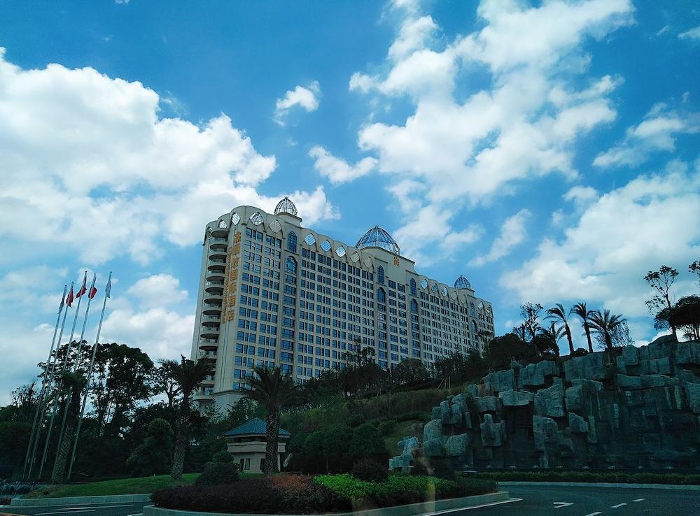 لايبور إنترناشونال هوتل