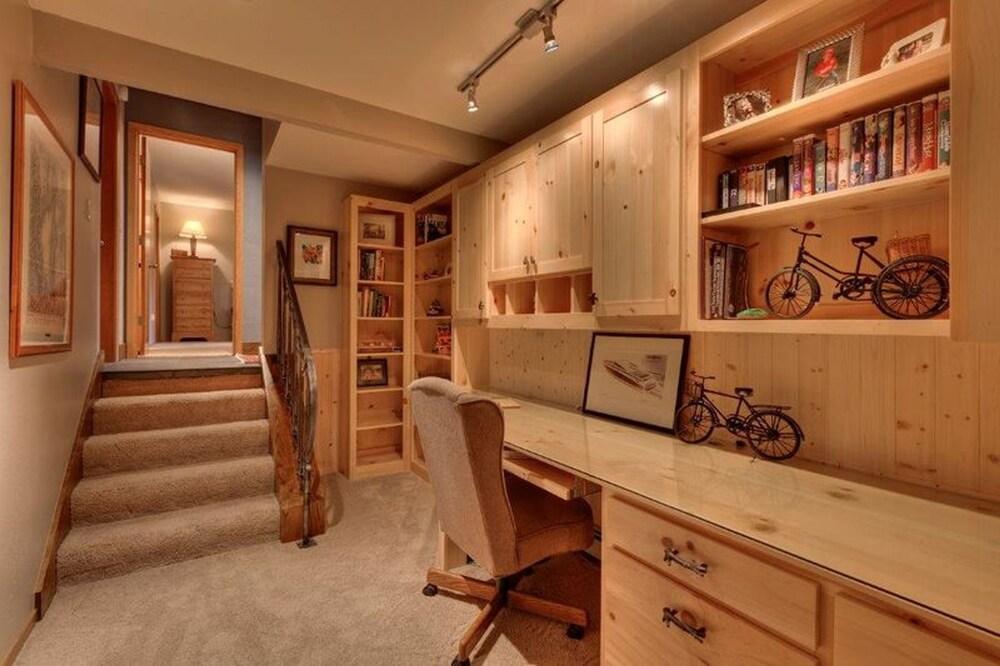 Artist's Haven at Dollar Point by Tahoe Mountain Properties Interior