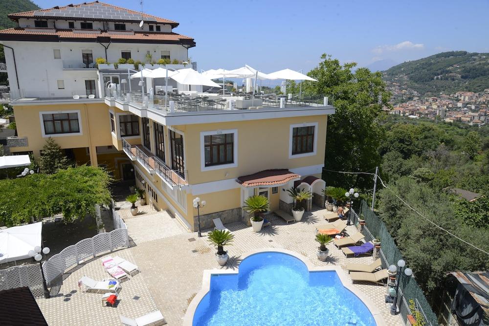 ريزورت سانتانجيلو آند سبا