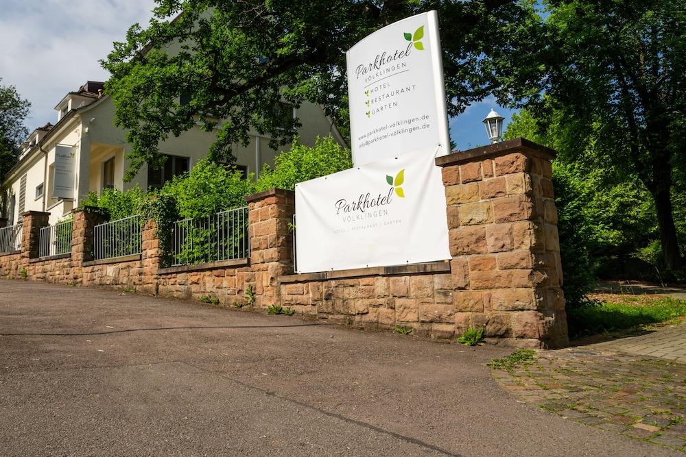 بارك هوتل فولكلينغن تفاصيل الفندق من الخارج