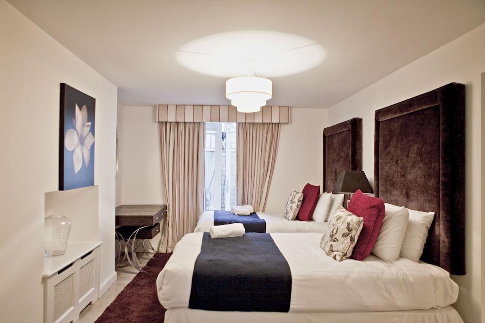 The Colin Farrell suite - hiphipstay Room