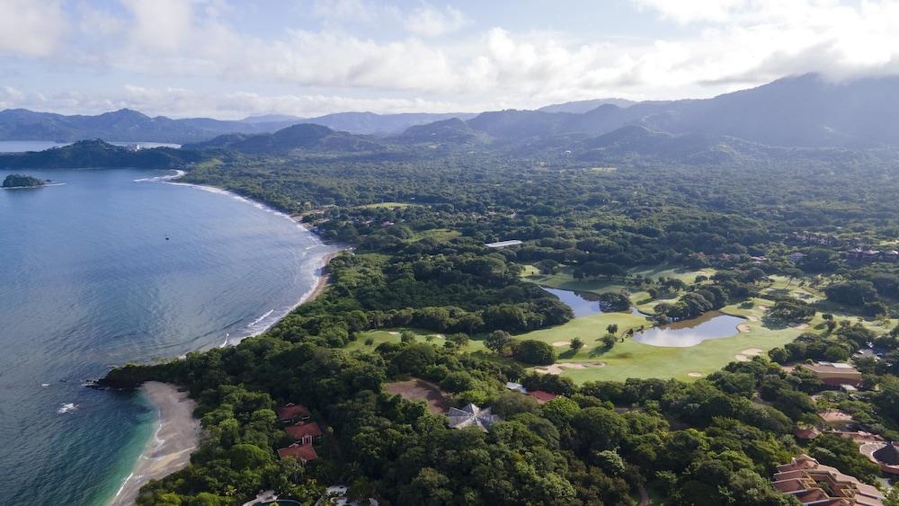 لاكشري كوندو ويذ جولف آند جاردن فيو اه25 منظر من الجو