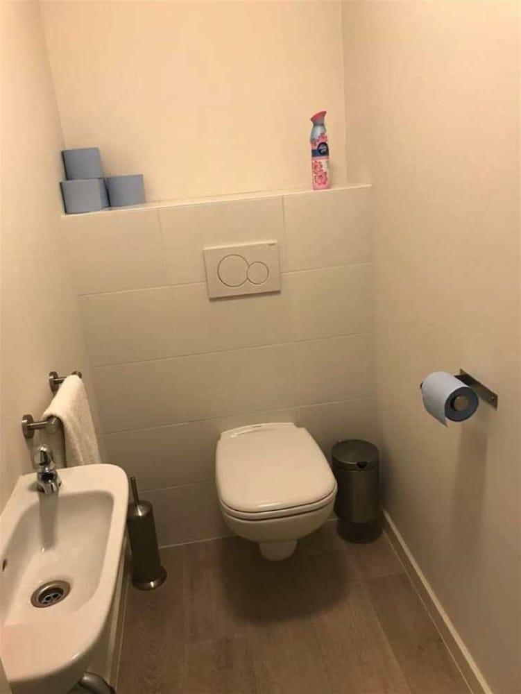 Seabreeze 303 Bathroom