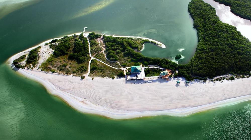 حياة ريجينسي كوكونت بوينت ريزورت آت سبا منظر من الجو