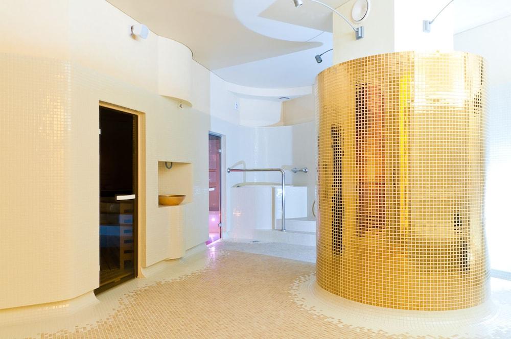 هوتل كورت ويلنيس آند سبا نادي صحي