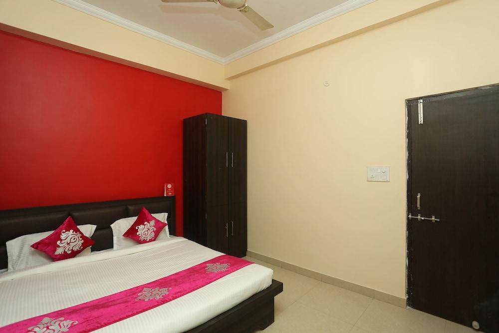 OYO 17204 Vrindawan Galaxy Room