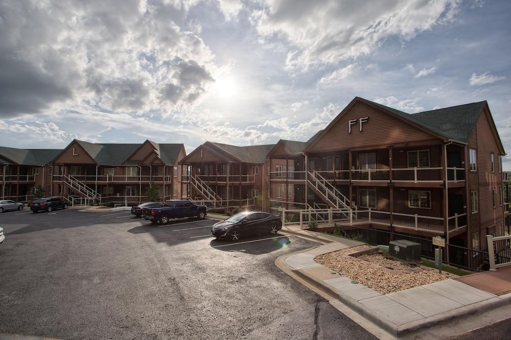 Cliffs Resort Table Rock Lake Hotel Front
