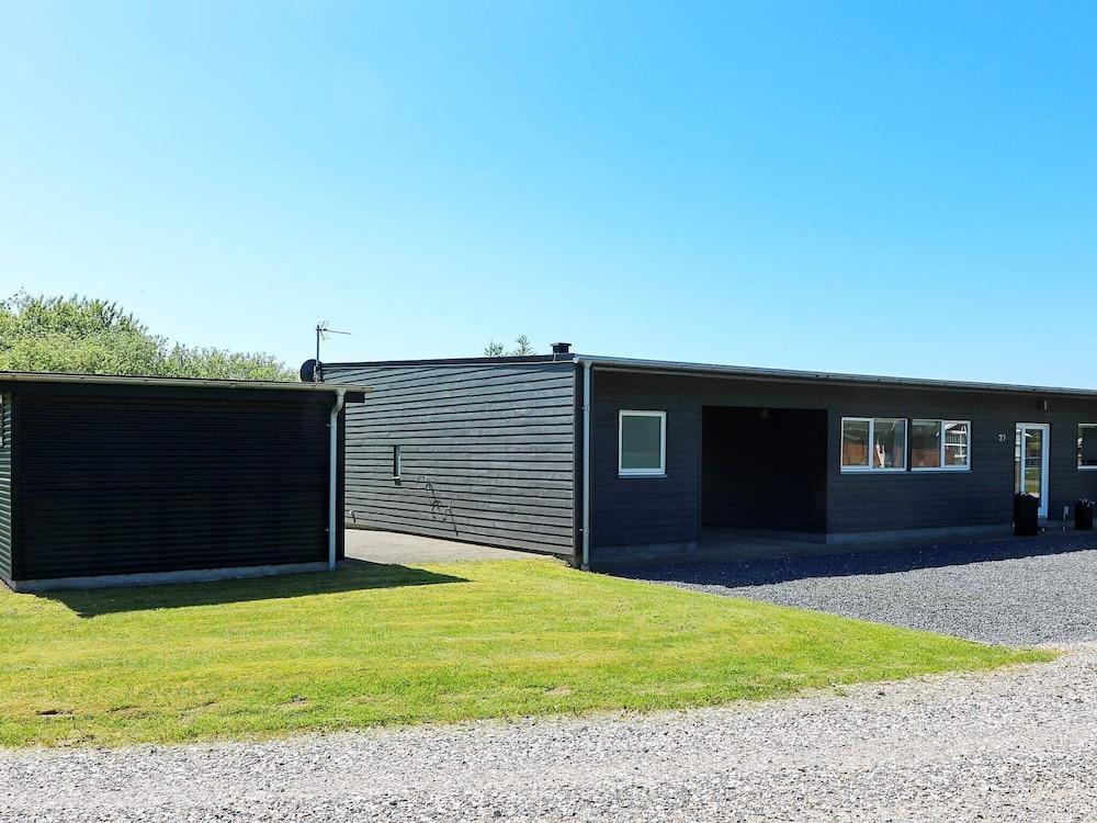 Pretty Holiday Home in Hadsund With Roofed Terrace