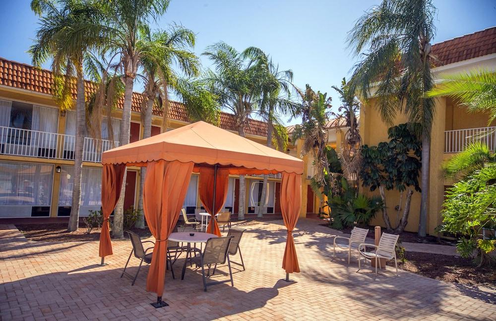 كواليتي إن آند سويتس كونفرنس سنتر المنطقة الخارجية