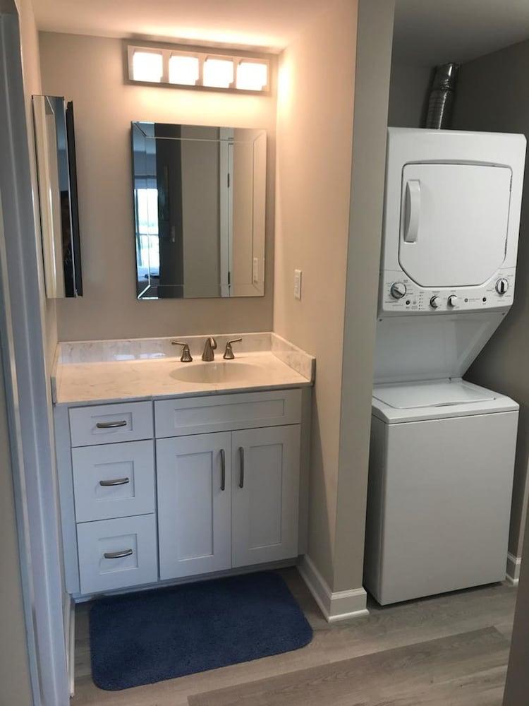 هينلوبين يونيت 712 باي لونج آند فوستر حمام